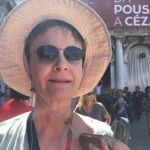 Meet your Posher, Debi